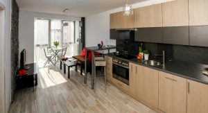 cat costa renovarea unui apartament