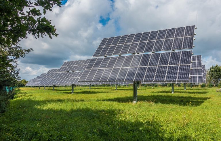 de cate panouri fotovoltaice ai nevoie pentru o casa