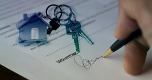 ce face un broker imobiliar