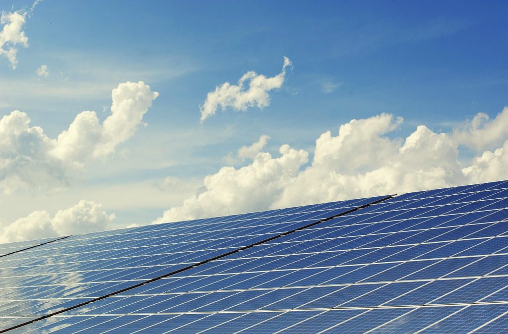cate panouri fotovoltaice sunt necesare pentru o casa de 120 mp