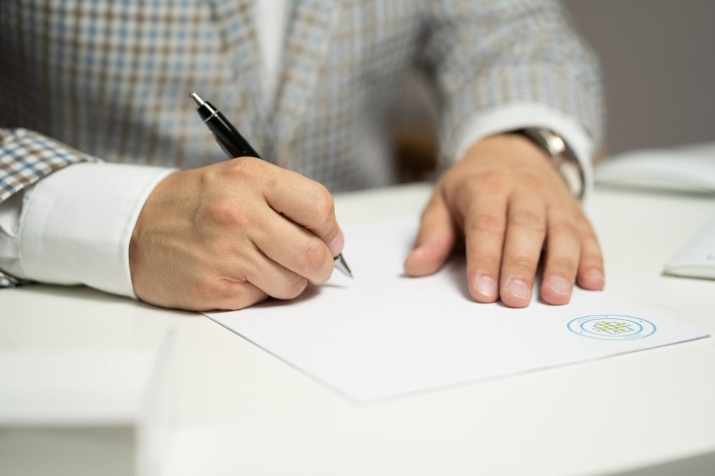 ce inseamna contract de vanzare cumparare cu clauza viagera