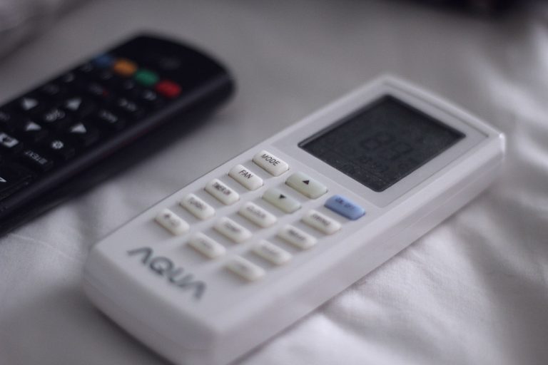 cum se curata aparatul de aer conditionat